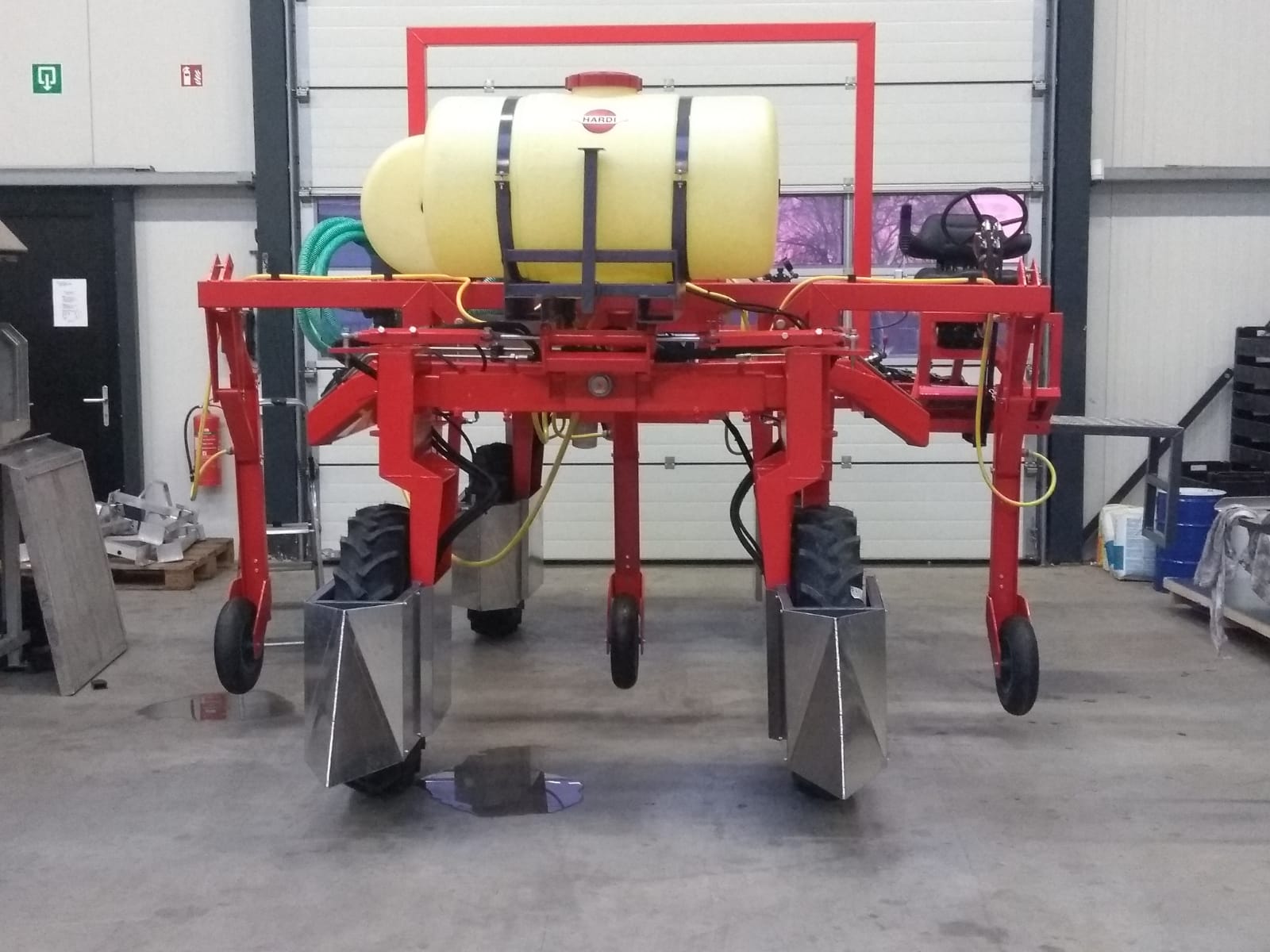 Nieuw: Kop- en spuitmachine