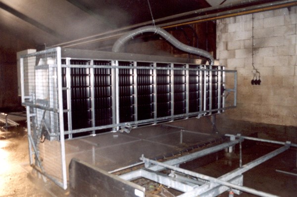Container cleaning with dry bladder possibility
